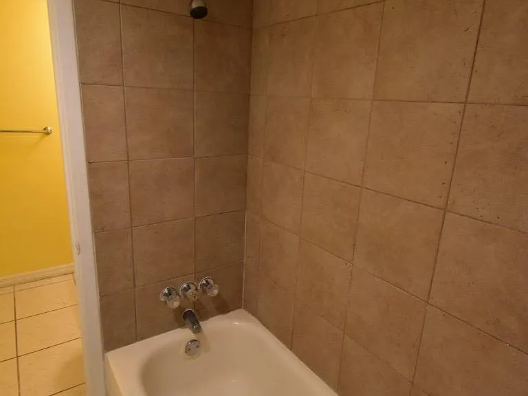 1406 Holden Ave #A10 — Photo 14
