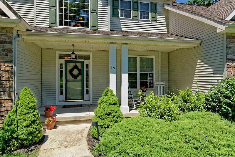 2nd image of 19 RIDGE VIEW Drive