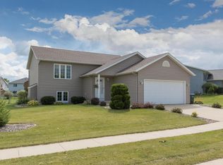 2960 Bandel Ct NW, Rochester, MN 55901