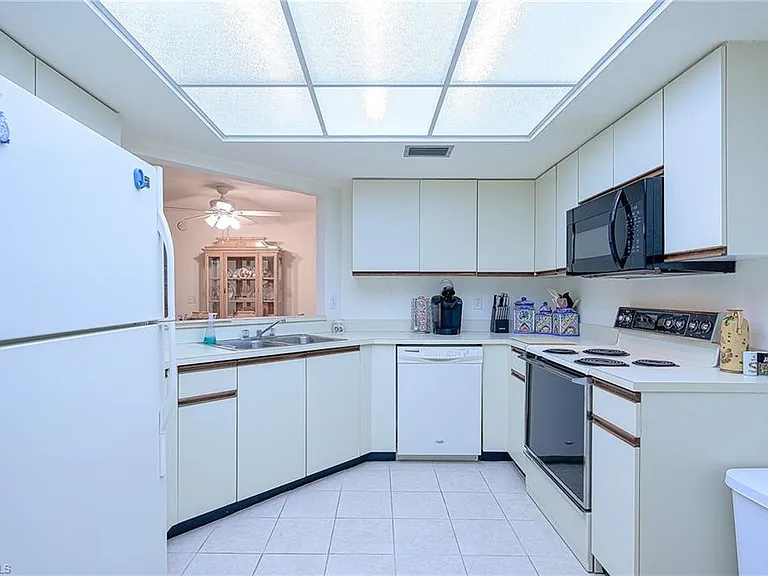 565 Beachwalk Cir #T-104 — Photo 13