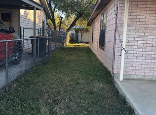 206 E Baetz Blvd, San Antonio, TX 78221