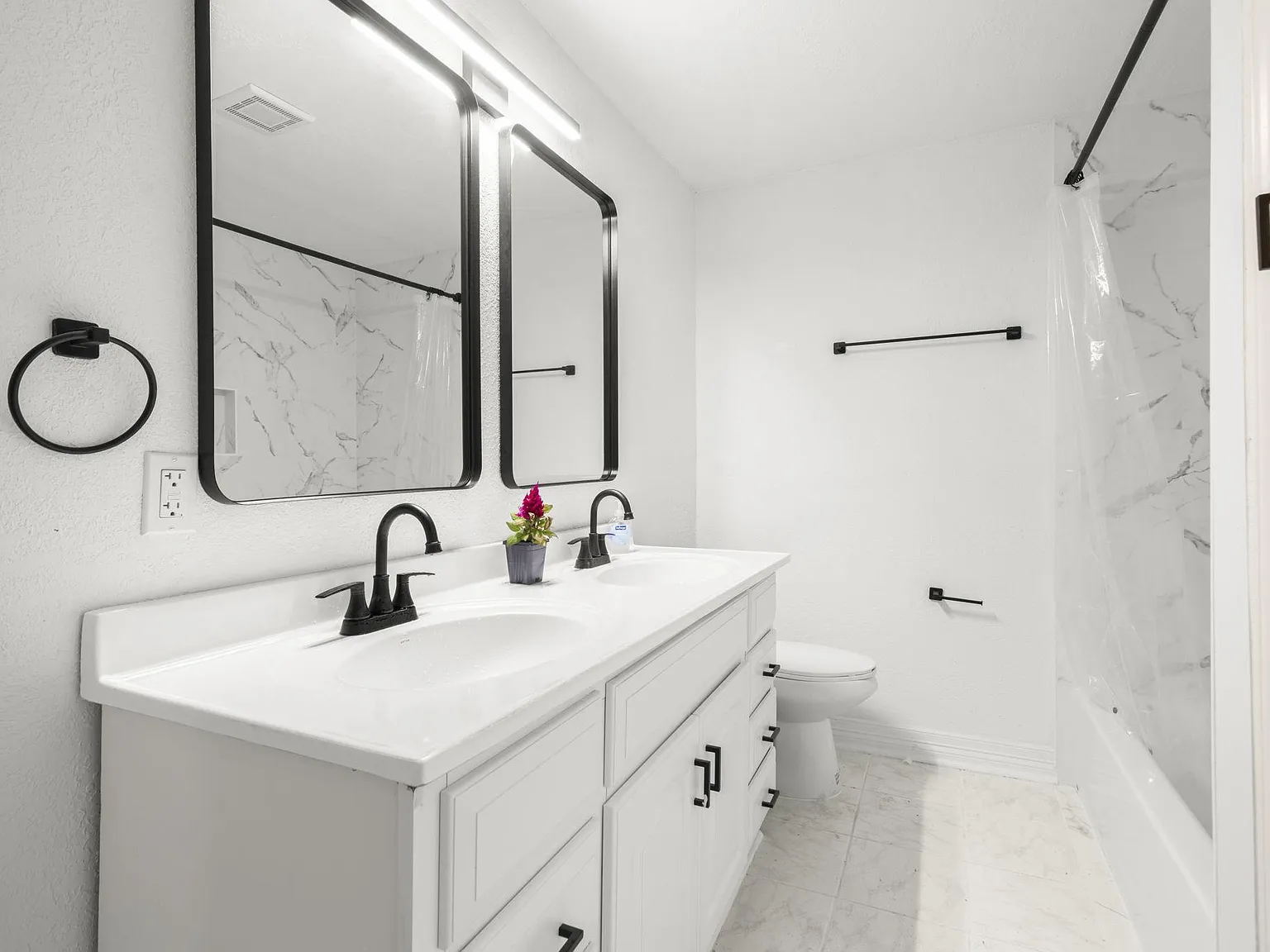4 bed, 2.0 bath, 1700 sqft, $819 — Photo 4