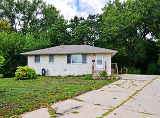 7049 Regent Ave N, Brooklyn Center, MN 55429