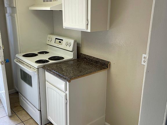 3rd image of 74 E Mountain Creek Ct
