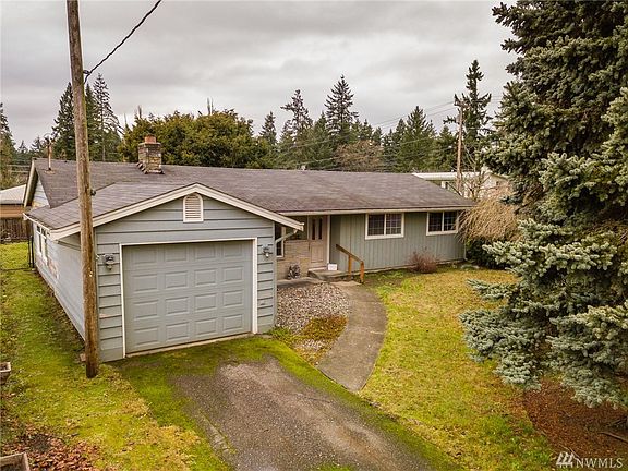 2nd image of 1428 218th St SW