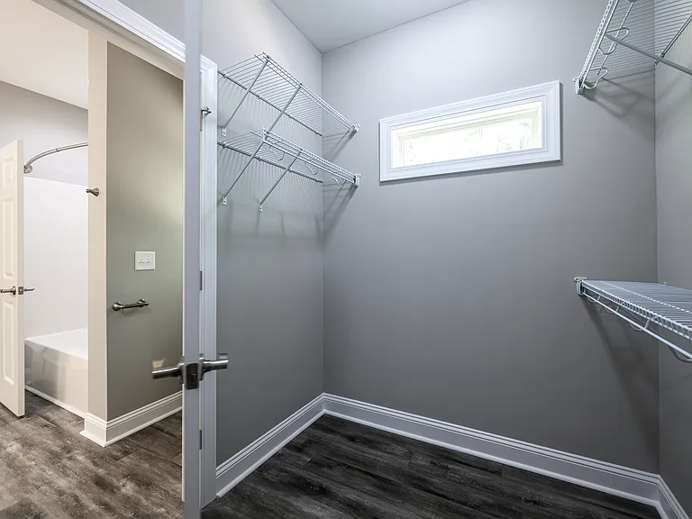 403 Hart Dr — Photo 4