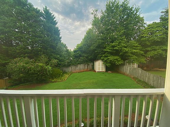 Exterior - View of backyard from the deck