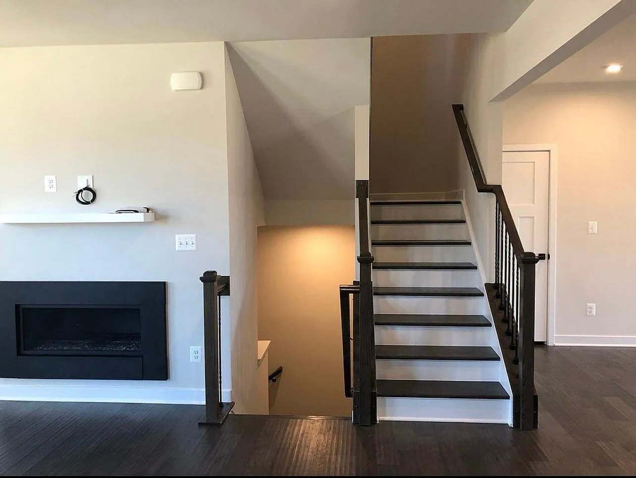 4 bed, 3.5 bath, 2551 sqft, $3,500 — Photo 4