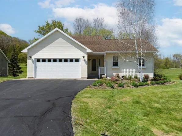 102 Eau Galle Dr, Elmwood, WI 54740
