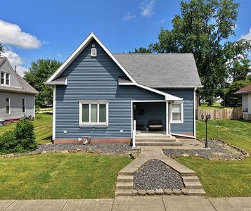 407 E Main St, Loogootee, IN, 47553