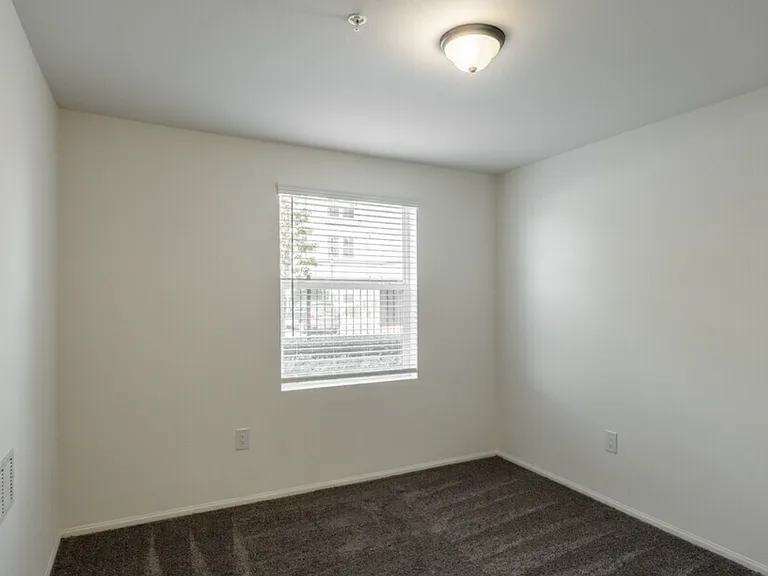 Harbor Grove Senior Apartments — Photo 5