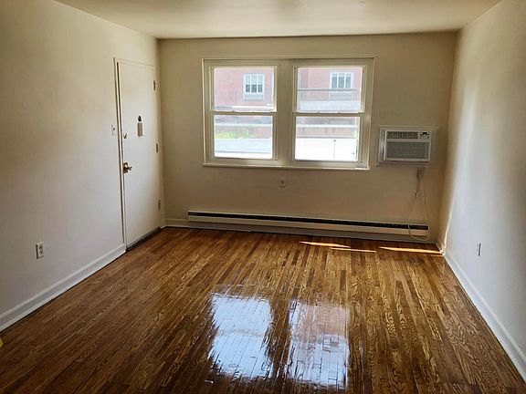 RPJ #J3 LIVING ROOM