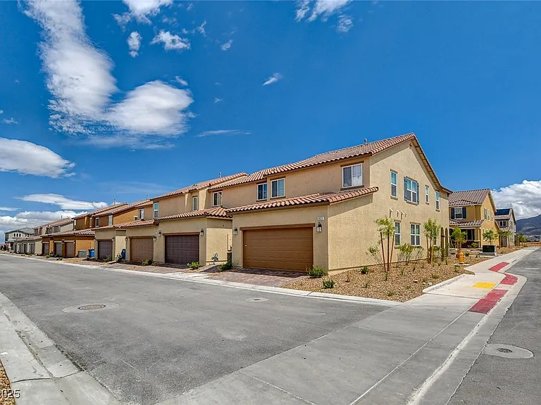 2620 Ercolano St — Photo 32