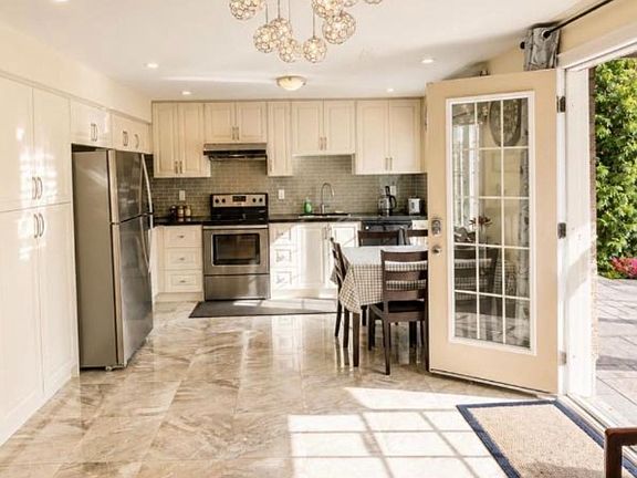 5th image of 37 Heintzman Cres