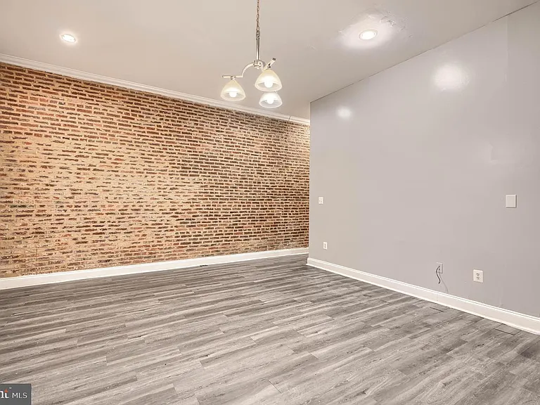 1524 Madison Ave #1 — Photo 5