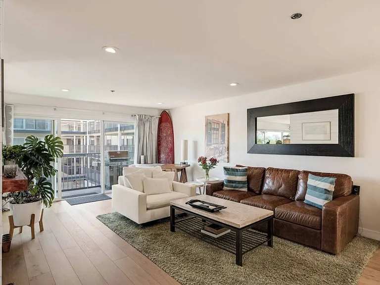 230 S Catalina Ave #301 — Photo 21