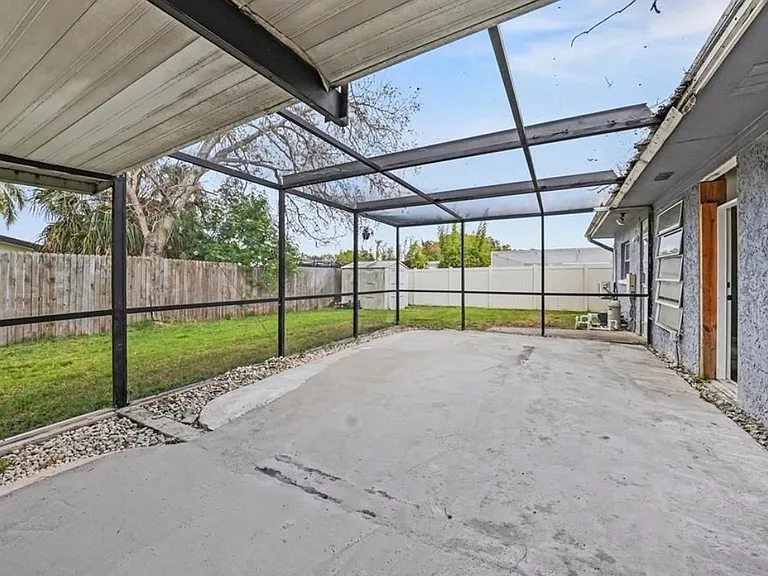 1810 Driftwood Cir S — Photo 4