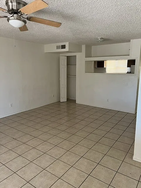 2 bed, 1.5 bath, $1,150 — Photo 3