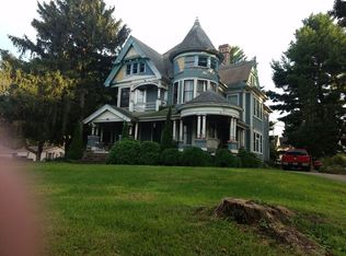 209 E Locust St, Maquoketa, IA 52060