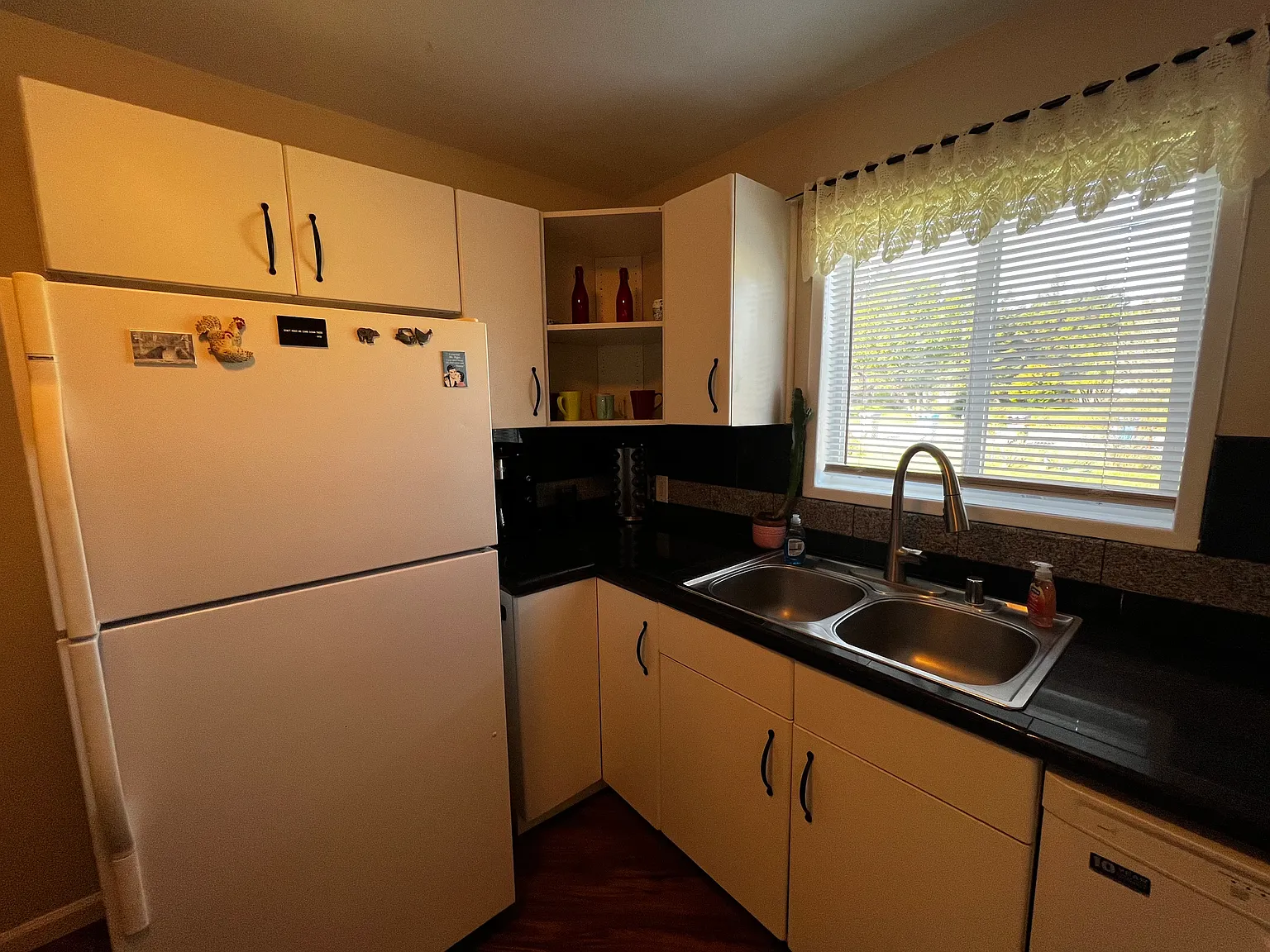 2 bed, 600 sqft, $1,600 — Photo 4