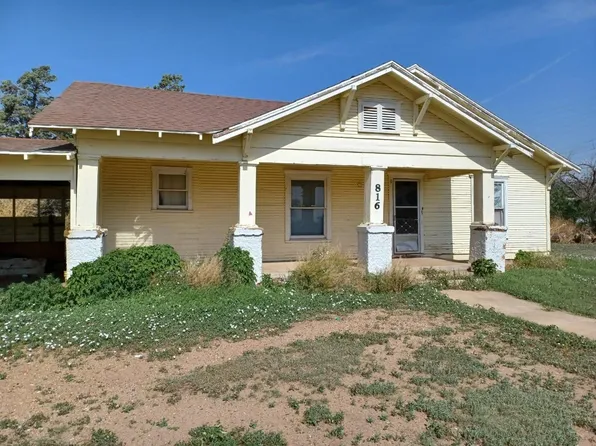 816 S 5th St, Floydada, TX 79235