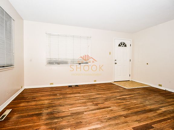 3rd image of 1031 Tulip Ln