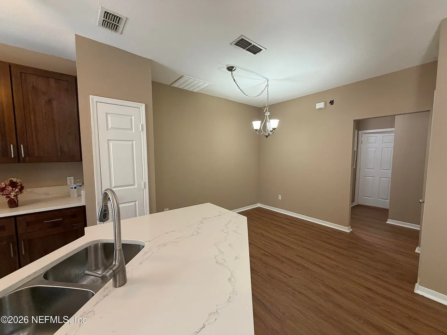 2 bed, 1015 sqft, $1,775 — Photo 4