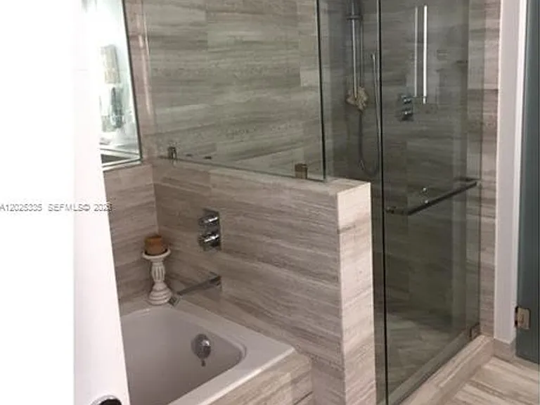 350 Ocean Dr #304N — Photo 32