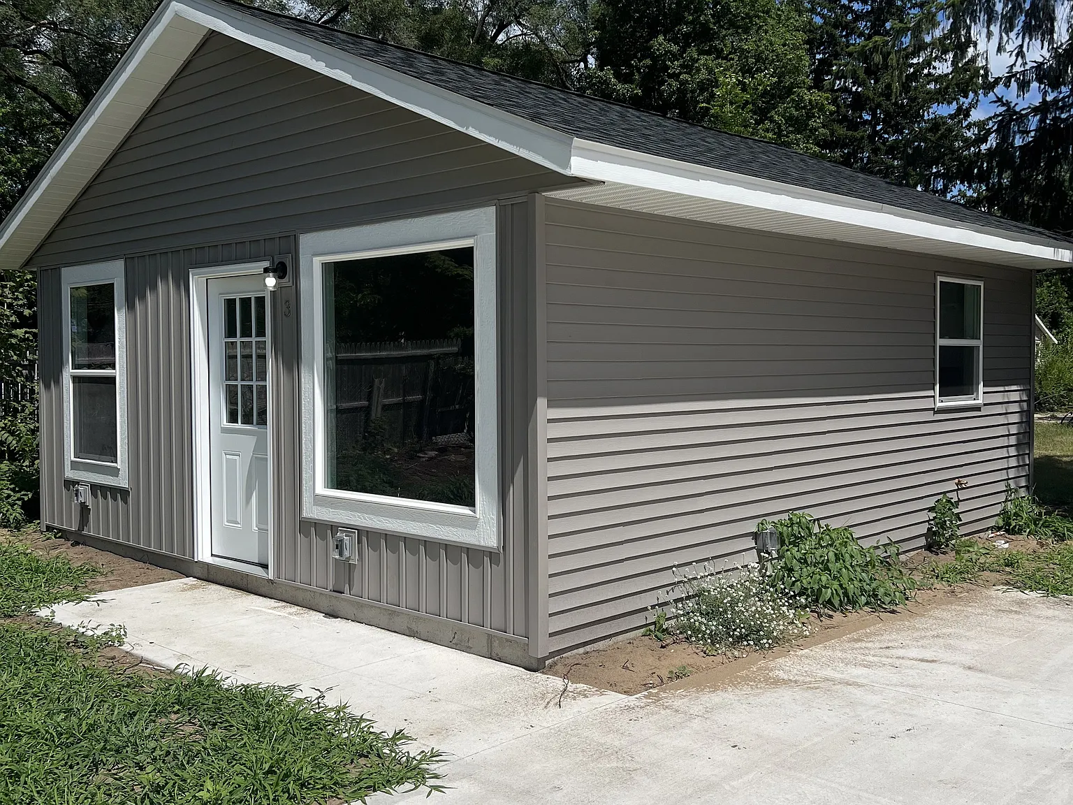 1 bed, 1.0 bath, $1,050 — Photo 2