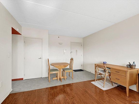 4th image of 1275 Grant Avenue #10E