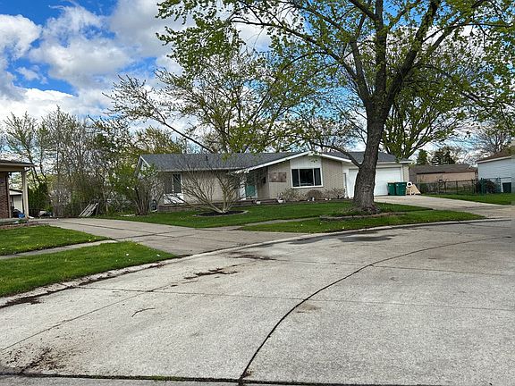 5th image of 22270 Collins Ct