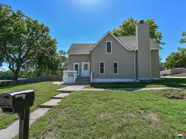 703 S 1st St, Seward, NE 68434