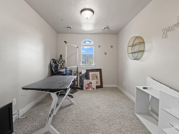 4712 W White Birch Dr, Meridian, ID 83646