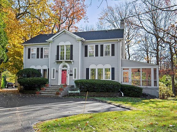 2nd image of 505 Groveland Ave