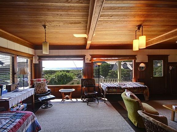 Classic Wood-work thru-out