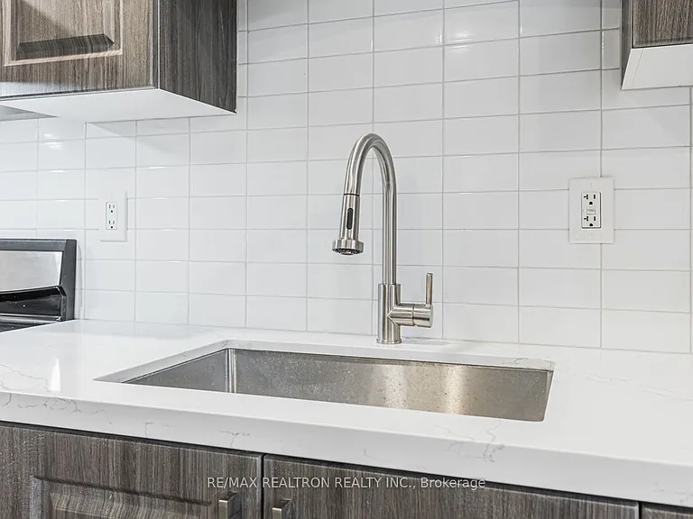 72 B Dunning Ave — Photo 7