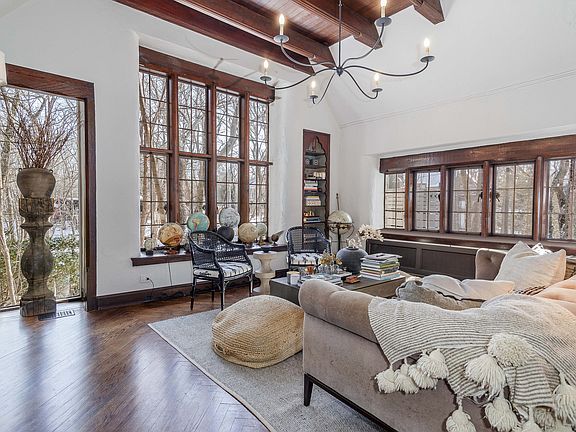 5th image of 333 Lakeside Pl