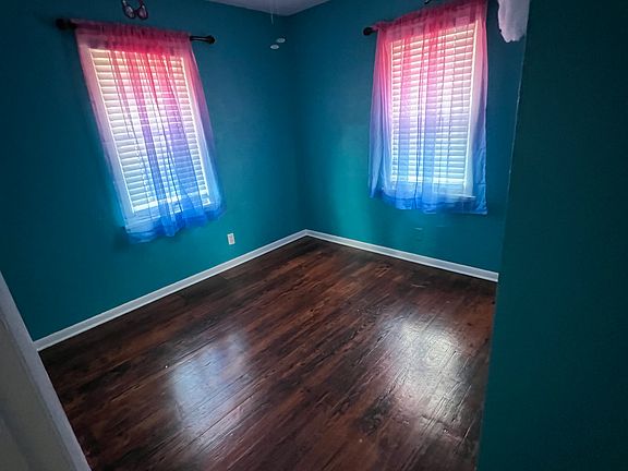 2nd image of 465 Milan Ave