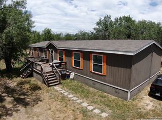 1127 County Road 773, Devine, TX 78016