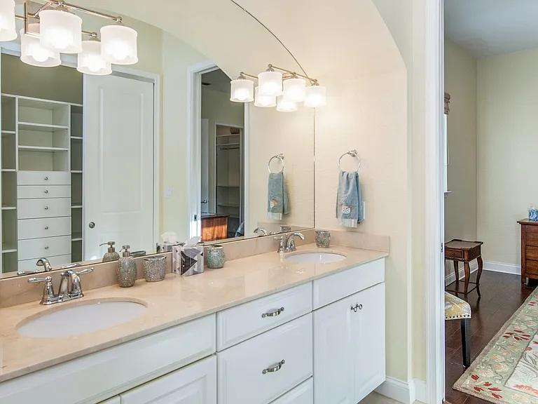 Main bathroom