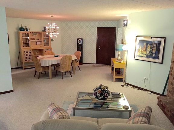 2nd image of 13212 S Oak Hills Pkwy APT 1B