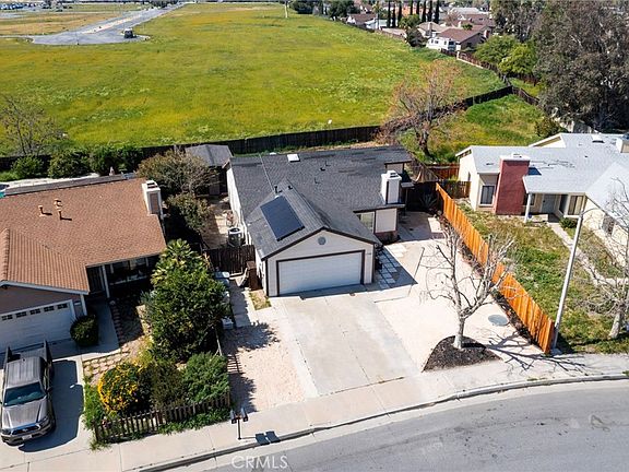5th image of 1738 The Willows Rd