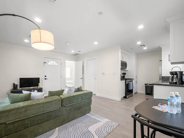 2239 N Niagara St #103 — Photo 19