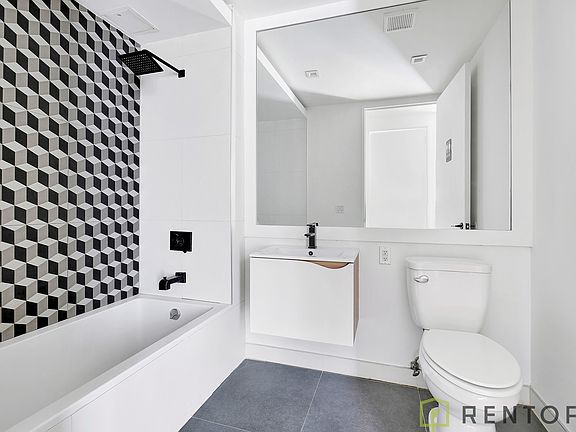 5th image of 1875 Atlantic Ave #611D