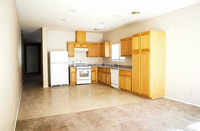 1st image of 3963 Gold Glimmer St