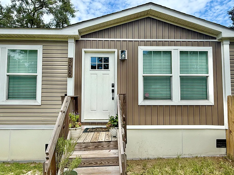3689 Mary Ann Point Rd