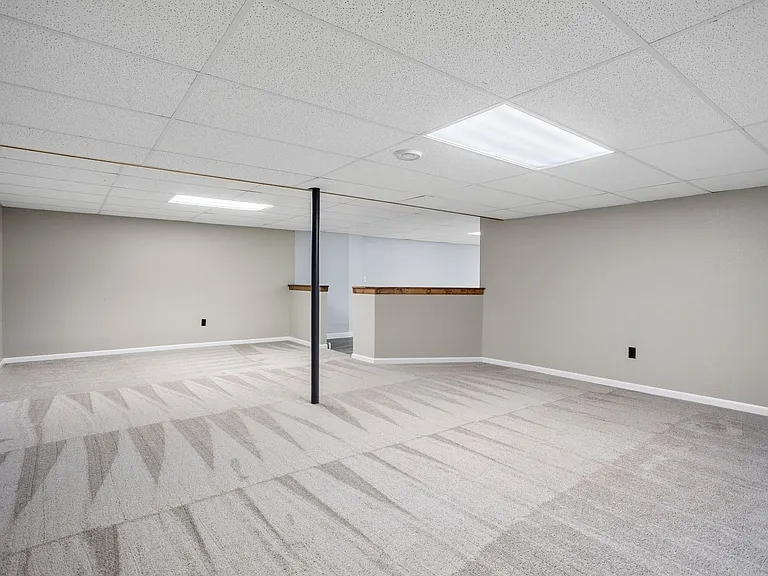 1324 Bluebird Ct — Photo 18