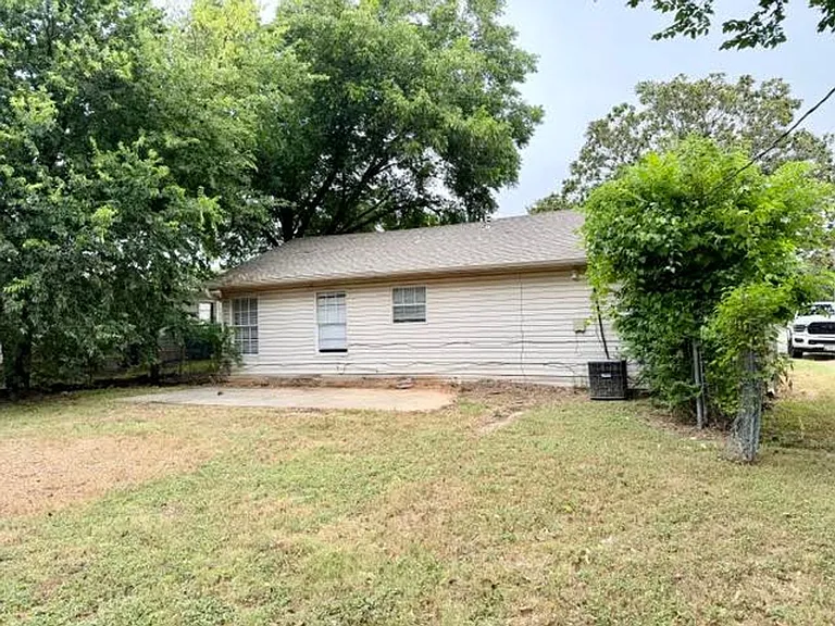 600 Camp Dr — Photo 13