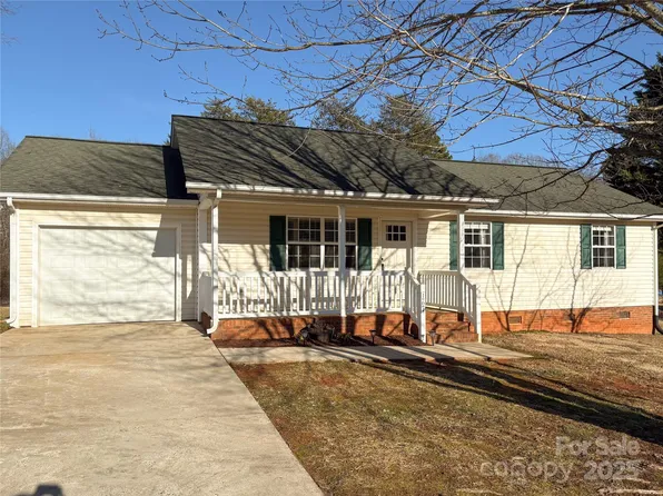 161 Westscott Dr, Statesville, NC 28625