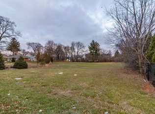 108 Meadow Ln, Mount Prospect, IL 60056